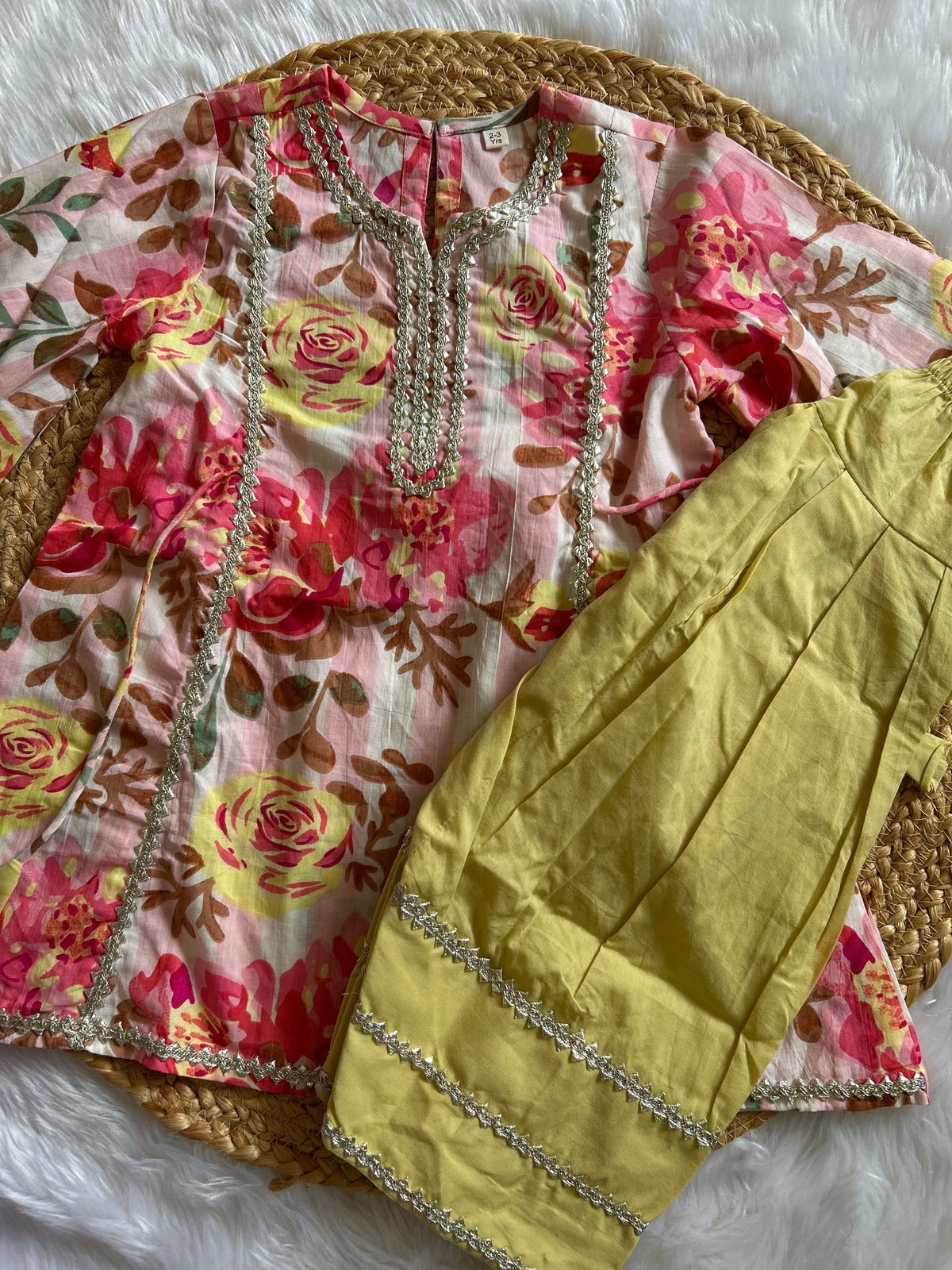 Pista Zari Farshi set